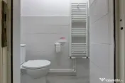 Apartament la casă de inchiriat cu 4 camere și 4 băi Z... 