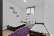 Spatiu de inchiriat cu 4 camere și 4 băi Zona Făt-Frumos 