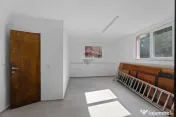 Apartament la casă de inchiriat cu 4 camere și 4 băi Z... 