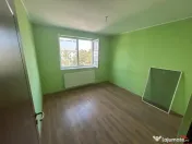 Apartament cu 3 camere, de , zona sud, scoala 8 