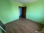 Apartament cu 3 camere, de , zona sud, scoala 8 