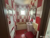 Apartament cu 3 camere, de , zona sud, scoala 8 