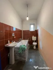 Apartament 3 camere 160 mp | beci 80 mp | gradina 160 mp | z 