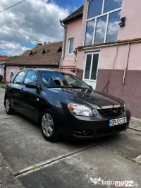 KIA Cerato Hatchback 1.6 Benzina | 2005 | 186.273 km | Acte la zi | Verificabila 