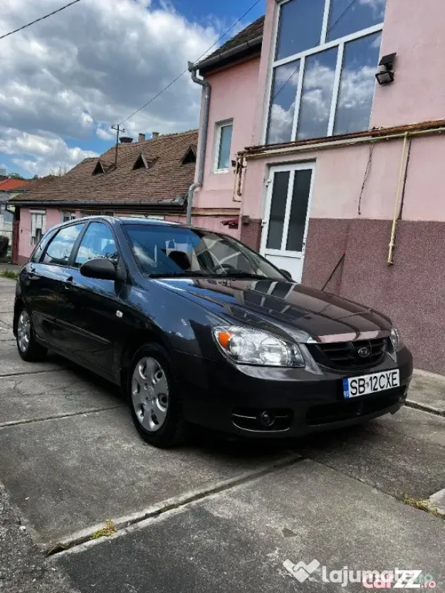 KIA Cerato Hatchback 1.6 Benzina | 2005 | 186.273 km | Acte la zi | Verificabila