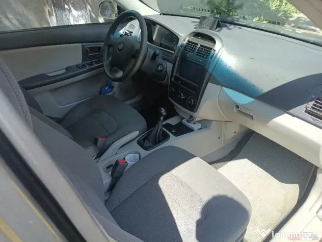 KIA Cerato Hatchback 1.6 Benzina | 2005 | 186.273 km | Acte la zi | Verificabila