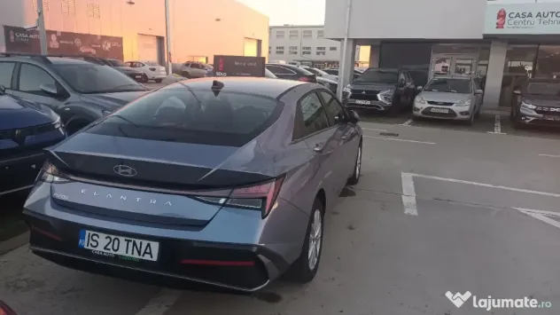 vând Hyundai Elantra Exclusive