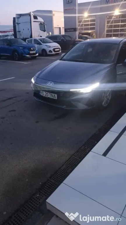 vând Hyundai Elantra Exclusive