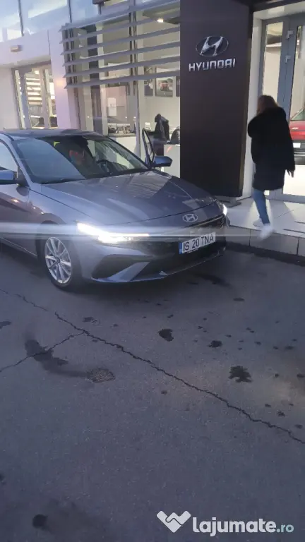vând Hyundai Elantra Exclusive