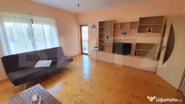 Apartament modern cu 3 camere, balcon și loc de parcare