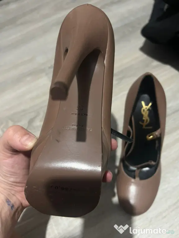 Pantofi