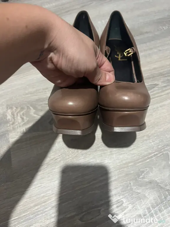 Pantofi