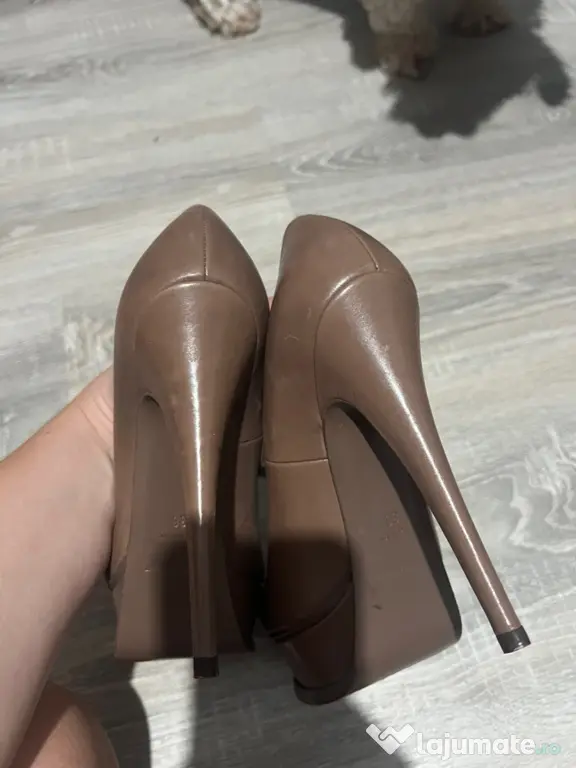Pantofi