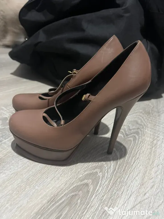Pantofi