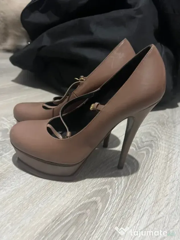 Pantofi