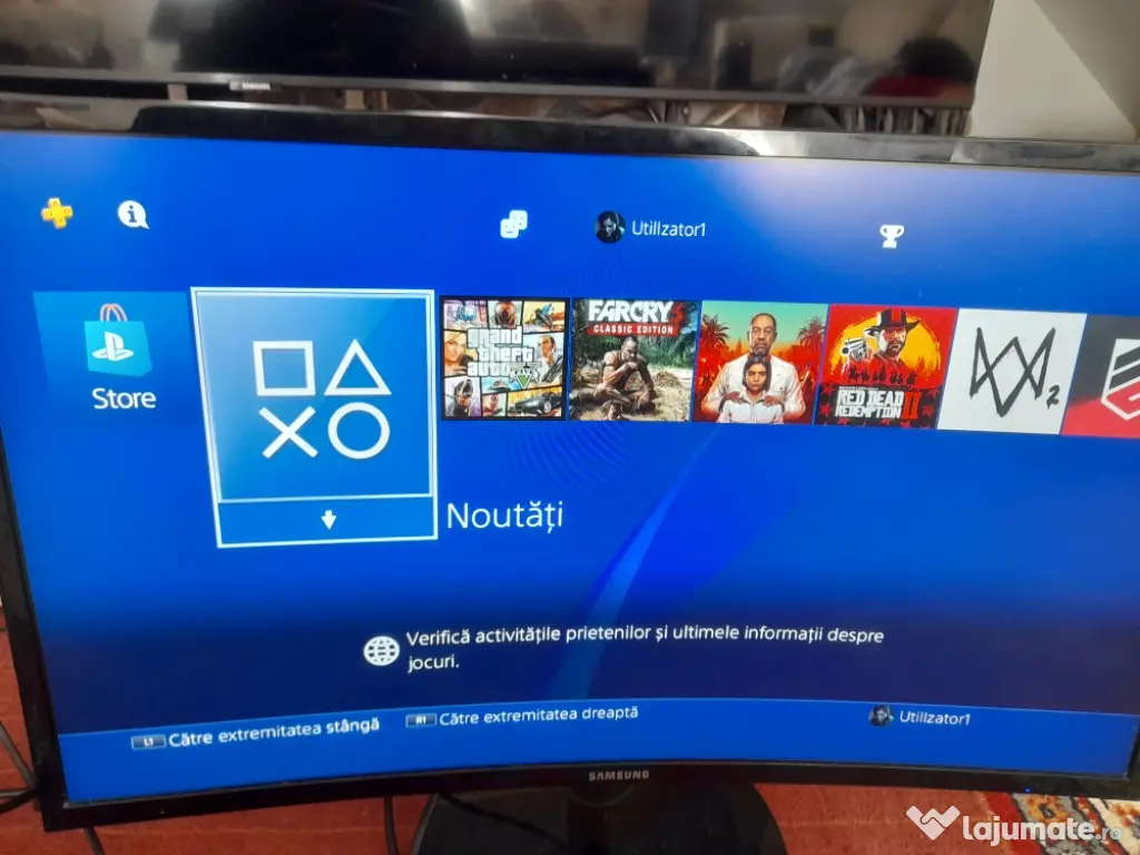 vând PlayStation 4