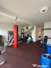 Casa însiruita, 5 camere, 160 mp, zona Teilor 
