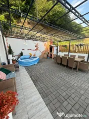Casa însiruita, 5 camere, 160 mp, zona Teilor 