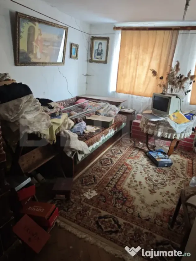 Casă de vanzare, 2 corpuri, 120 mp, teren 454 mp, zona Dumb - Dumbravita (Brasov)