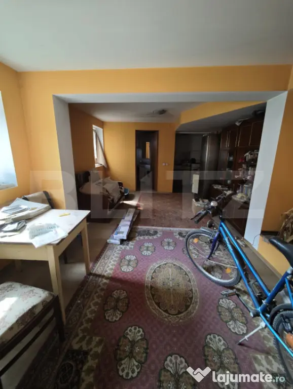 Casă de vanzare, 2 corpuri, 120 mp, teren 454 mp, zona Dumb - Dumbravita (Brasov)