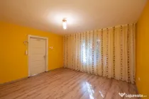 Casă din cărămidă, cu garaj și curte proprie – zona c