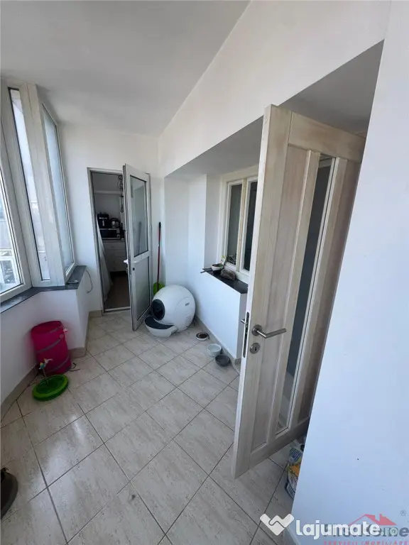 Ap 3 cam, et 2/3,86 mp utili, zona Gerald-B-dul Brailei reno - Focsani (Vrancea)
