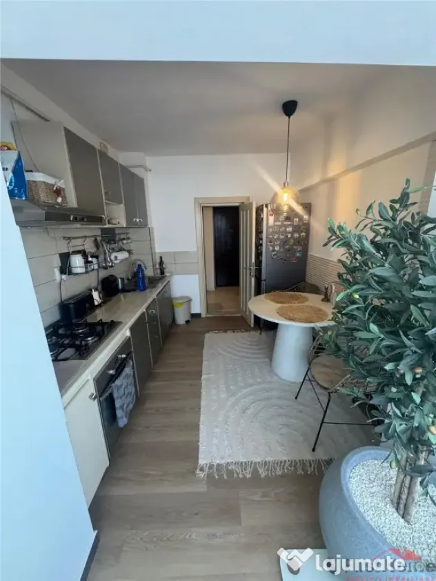 Ap 3 cam, et 2/3,86 mp utili, zona Gerald-B-dul Brailei reno - Focsani (Vrancea)