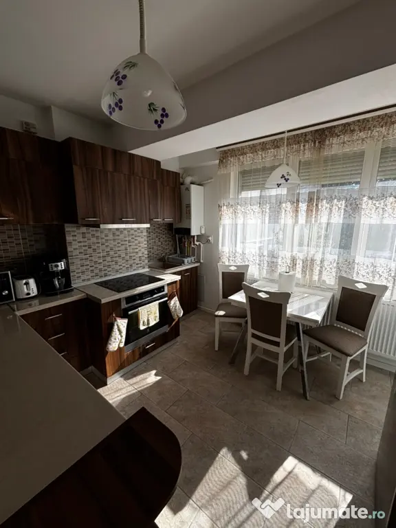 Vând apartament 3 camere | Mobilat & Utilat Complet