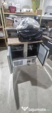 Echipamente Bucătărie  / Pizzerie – Banc Pizza Granit, Cuptor, Feliator, Vitrine 