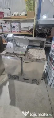 Echipamente Bucătărie  / Pizzerie – Banc Pizza Granit, Cuptor, Feliator, Vitrine 
