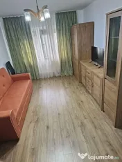 Vanzare - apartament cu 3 camere, etaj intermediar - Side... 