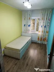 Vanzare - apartament cu 3 camere, etaj intermediar - Side... 