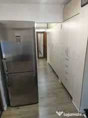 Vanzare - apartament cu 3 camere, etaj intermediar - Side... 