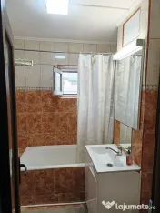 Vanzare - apartament cu 3 camere, etaj intermediar - Side... 