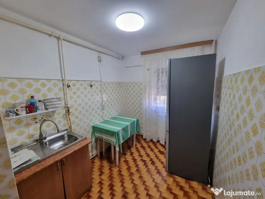 Tomis 3-apartament 2 camere decomandat cu gaze - Constanta (Constanta)
