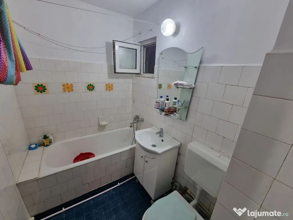 Tomis 3-apartament 2 camere decomandat cu gaze - Constanta (Constanta)