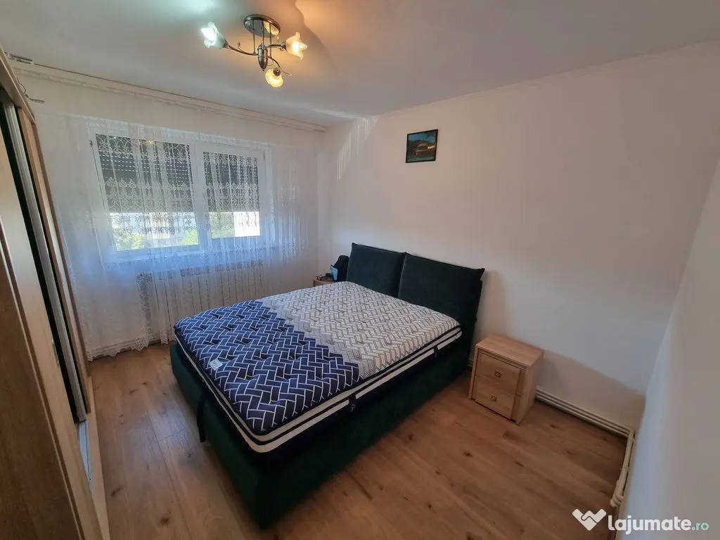 Tomis 3-apartament 2 camere decomandat cu gaze - Constanta (Constanta)