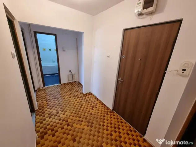 Tomis 3-apartament 2 camere decomandat cu gaze - Constanta (Constanta)