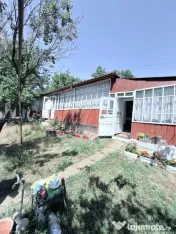 Casa batraneasca in Burlesti, comuna Unteni