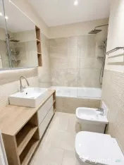 Apartament 3 camere , vedere catre parc