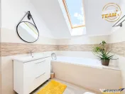 FILM 3D! Mai mult decat o casa: un camin construit cu sufle