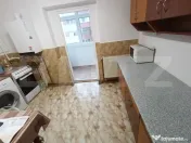 Închiriere apartament 3 camere, 2 băi, balcon închis –