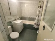 Închiriere apartament 3 camere, 2 băi, balcon închis –