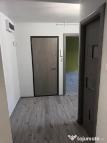 Apartament 3 camere de vanzare NOU central