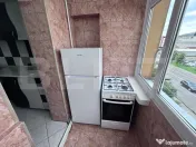 Apartament 2 camere decomandat-Peste strada de Mall, etaj 3 