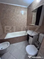 Apartament 2 camere decomandat-Peste strada de Mall, etaj 3 