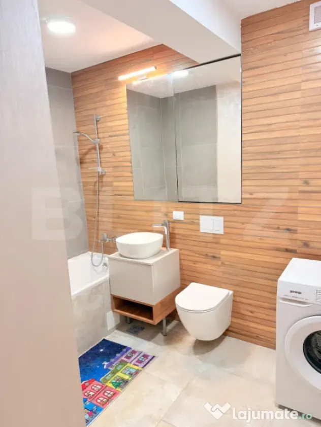 Apartament 3 camere , Tractorul , 75mp , prima inchiriere , - Brasov (Brasov)