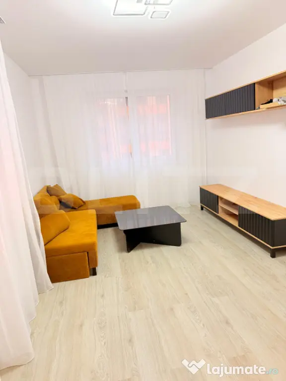 Apartament 3 camere , Tractorul , 75mp , prima inchiriere , - Brasov (Brasov)