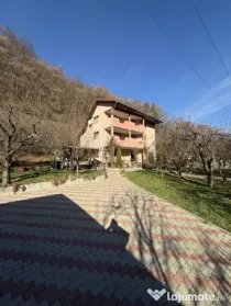 Casa 249 mp cu teren 2172 mp - zona Tautiului - Floresti
