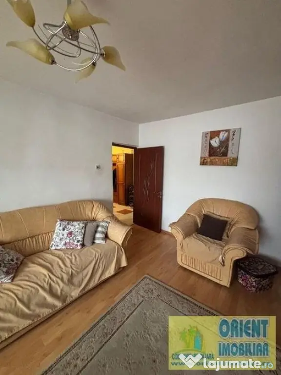Dacia, de vanzare apartament 3 camere, decomandat, gaze - Constanta (Constanta)
